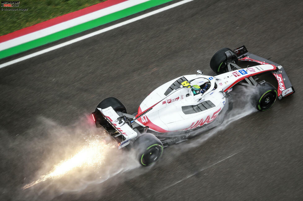 ... eine ganz starke Leistung von Haas: Kevin Magnussen und Mick Schumacher (Foto) werden im Nassen auf den Plätzen vier und fünf gewertet! Das Qualifying ...