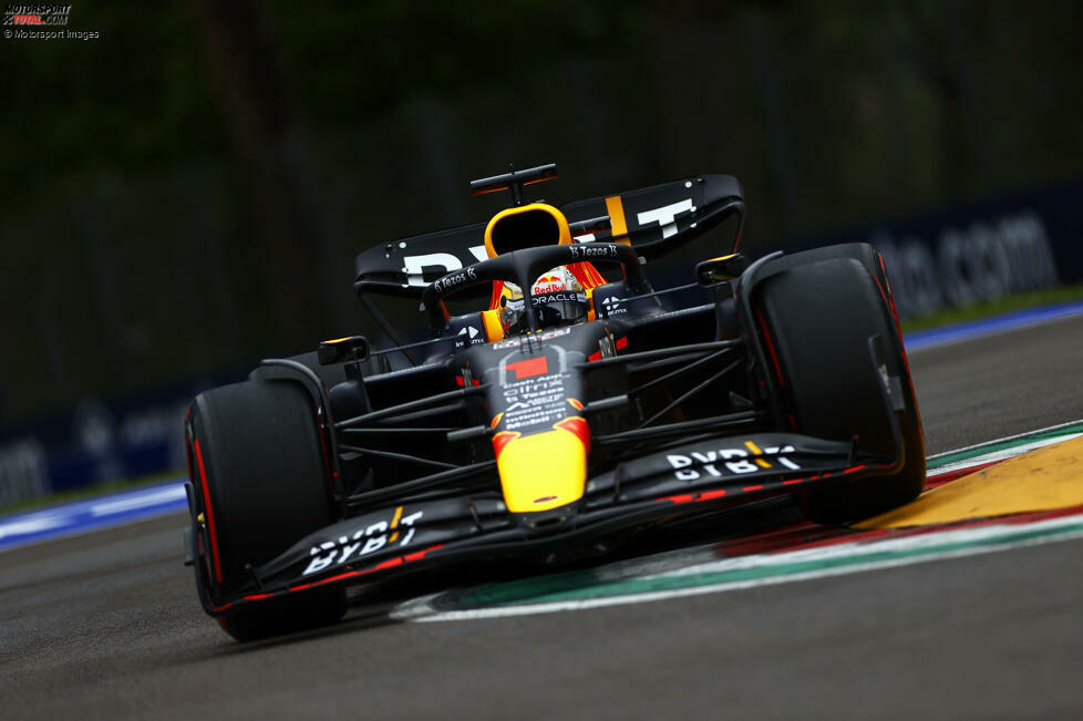 ... am Ende ist Max Verstappen im Red Bull RB18 vorne. Neu 2022: Für die Bestzeit im Qualifying unter dem Sprintformat bekommt er die Poleposition für die Statistik zugesprochen - und Startplatz eins für den Sprint am Samstag. WM-Spitzenreiter Charles Leclerc im Ferrari ...