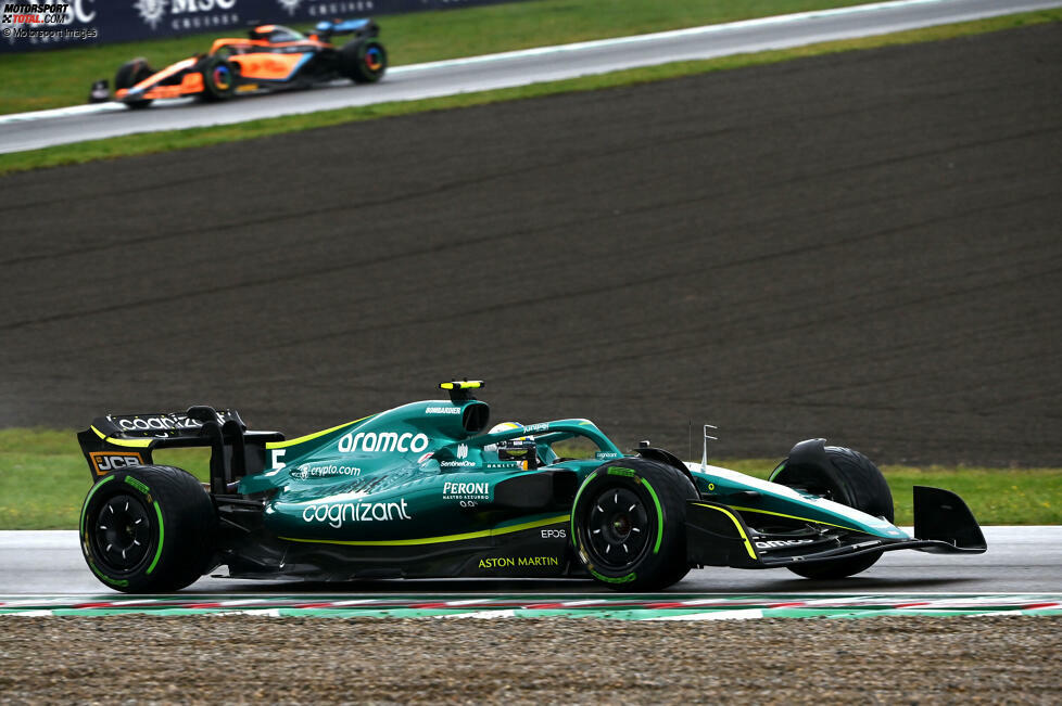 ... Sebastian Vettel und Aston Martin, denn der Ex-Champion fährt unter die Top 10 und sichert sich P9. Mick Schumacher dagegen ...