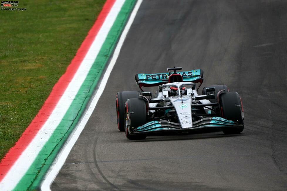 George Russell sichert sich im trockenen zweiten Freien Training die Bestzeit. Er steuert den Mercedes W13 zu 1:19.4 Minuten, der bisher besten Runde an diesem Wochenende. Überzeugend aber ...