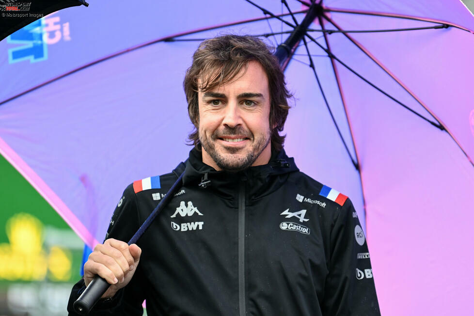 ... sorgt er mit seinem ersten Dreher für einen Schaden am Auto von Fernando Alonso, der den Alpine daraufhin an der Box abstellen muss. Knapp vorbei ...