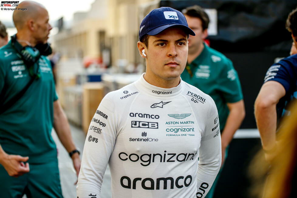 Er ist der aktuelle Meister der Formel 2: Felipe Drugovich. Doch weil der Brasilianer keinem Nachwuchsprogramm zugehörig ist, muss er 2023 mit der Rolle als Testfahrer bei Aston Martin vorliebnehmen. Ohne Juniorenvertrag geht fast nichts! Wir zeigen dir, wie die heißesten Junioren der einzelnen Teams 2022 abgeschnitten haben.