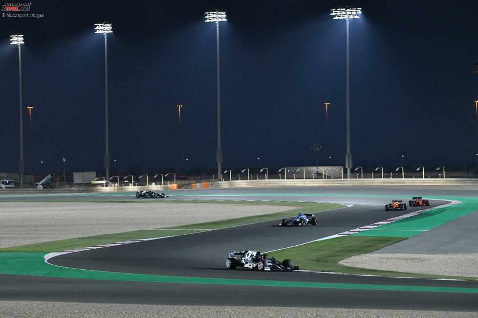 18. Losail, Katar (8. Oktober 2023) - Die Formel 1 kehrt nach Katar zurück, wo 2021 schon ein Rennen ausgetragen wurde. Das Comeback des Landes der Fußball-WM 2022 ist langfristig angelegt, ob allerdings auch der Losail International Circuit langfristig dabei ist, ist offen. Es gibt Überlegungen für eine neue Strecke.