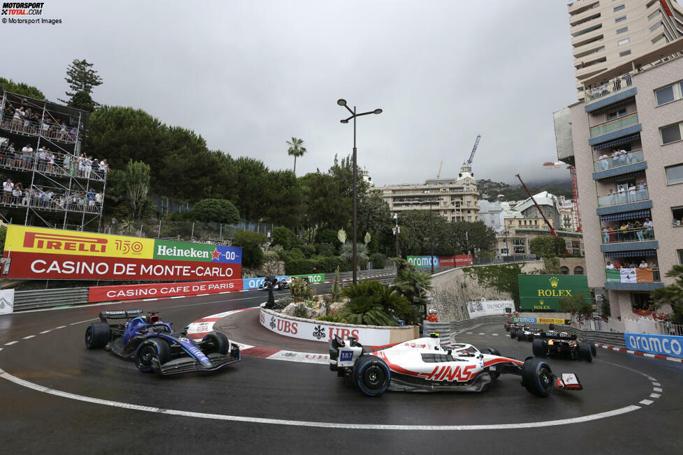 7. Monte-Carlo, Monaco (28. Mai 2023) - Natürlich darf auch der Klassiker im Fürstentum nicht fehlen: Nur viermal fehlte Monaco seit 1950 im Kalender. Zwar ist der einstige Saisonhöhepunkt mittlerweile umstritten und gilt als aus der Zeit gefallen, doch für die Fahrer ist der Grand Prix immer noch eine der größten Herausforderungen.