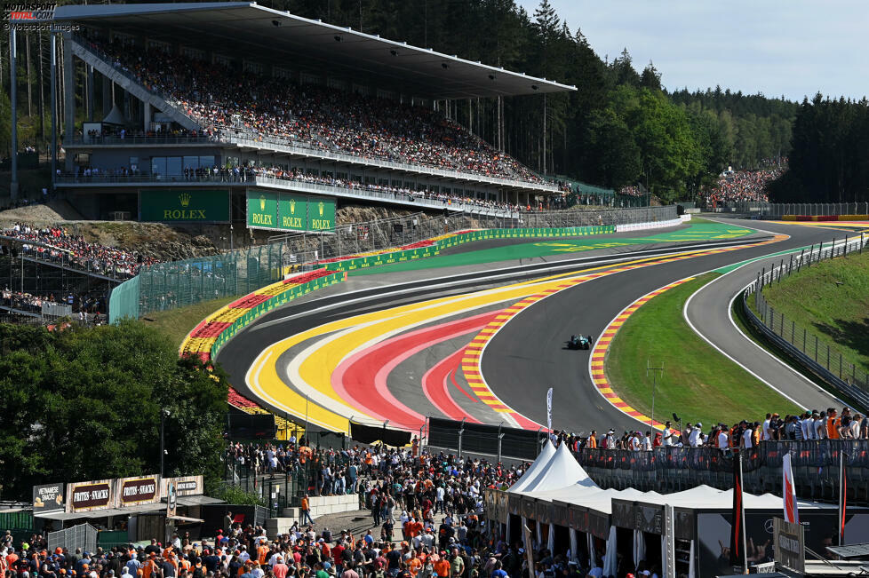 13. Spa-Francorchamps, Belgien (30. Juli 2023) - Der Klassiker rund um die berüchtigte Eau-Rouge-Kurve rückt 2023 vor die Sommerpause. Der Umbau 2022 hat die Strecke wieder etwas herausfordernder gemacht und zahlreiche Kiesbetten reinstalliert. Michael Schumacher feierte in seinem 