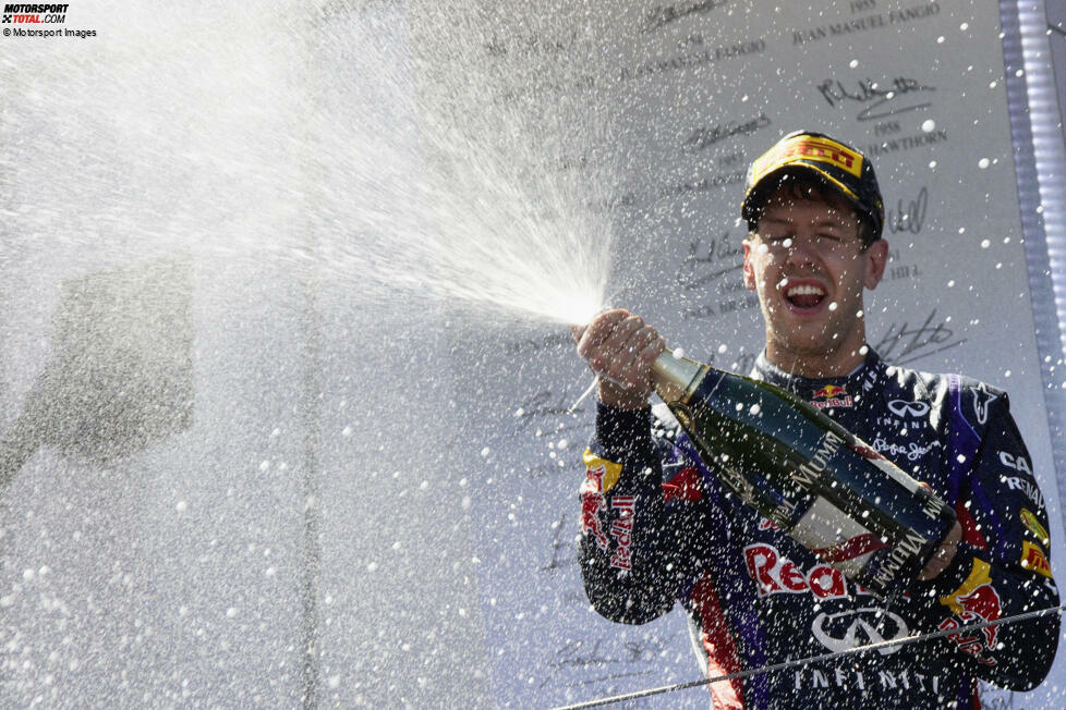 ... seinem einzigen Heimsieg auf deutschem Boden am Nürburgring. Und er bleibt mit dem Red Bull RB9 in Feierlaune: Kurz darauf beginnt Vettel eine Siegesserie, die ihm neun Grand-Prix-Triumphe in Folge (!) einbringt, sodass er ...