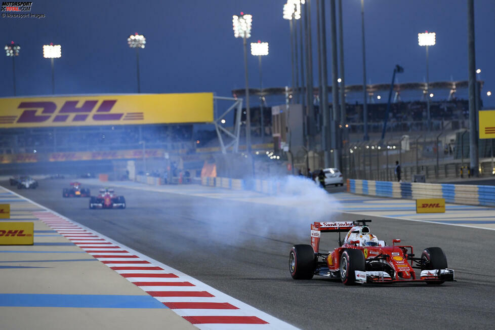 ... folgt nicht der erhoffte Aufschwung, sondern ein Rückschlag: Vettel und Teamkollege Kimi Räikkönen bleiben im SF16-H sieglos. Die Saison beginnt schon schlecht: Vettel kann nach Motorschaden nicht am Rennen in Bahrain teilnehmen, wird schließlich Vierter in der WM und ...
