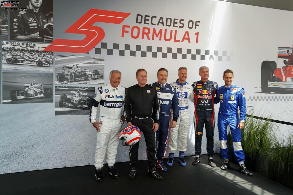 Die Fahrer der Legenden-Parade 2022: Ricciardo Patrese, Martin Brundle, Zak Brown, Ralf Schumacher, David Coulthard, Mathias Lauda (von links nach rechts)