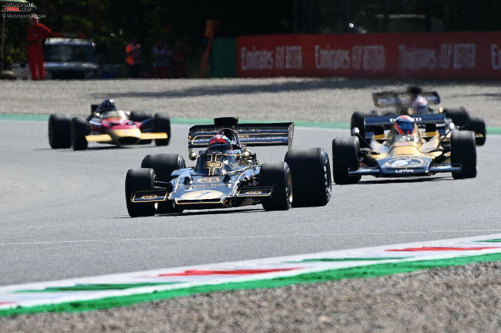 Kleine Zeitreise in Monza: Zum 100-Jahr-Jubiläum der Rennstrecke rücken klassische Lotus-Rennautos aus der Formel-1-Historie aus! Wir zeigen die schönsten Bilder dieser Lotus-Parade!