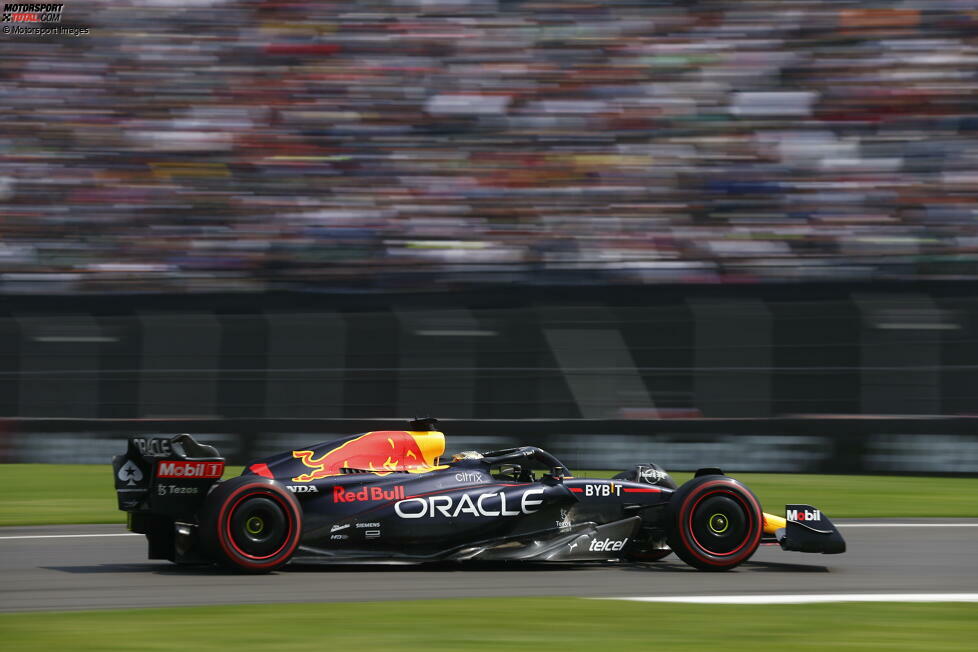 Max Verstappen steht im Red Bull RB18 auf der Poleposition für den Mexiko-Grand-Prix 2022. Denn im Qualifying kommt er auf 1:17.775 Minuten und ist damit klar der Schnellste, aber ...