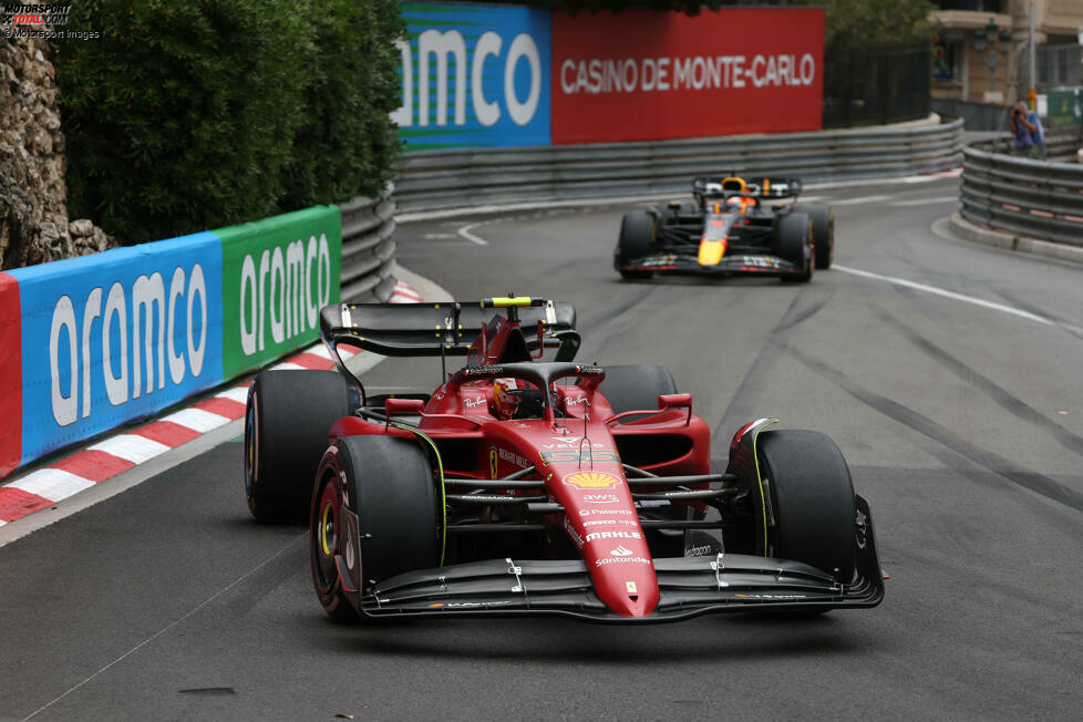 Carlos Sainz (2): Hat bei der Reifenwahl im Rennen den besseren Überblick als Teamkollege Leclerc, der eigentlich schneller ist. Sainz lässt sich von Williams-Fahrer Latifi zu sehr aufhalten und verliert den möglichen Sieg. Toller Save auf der Zielgeraden!