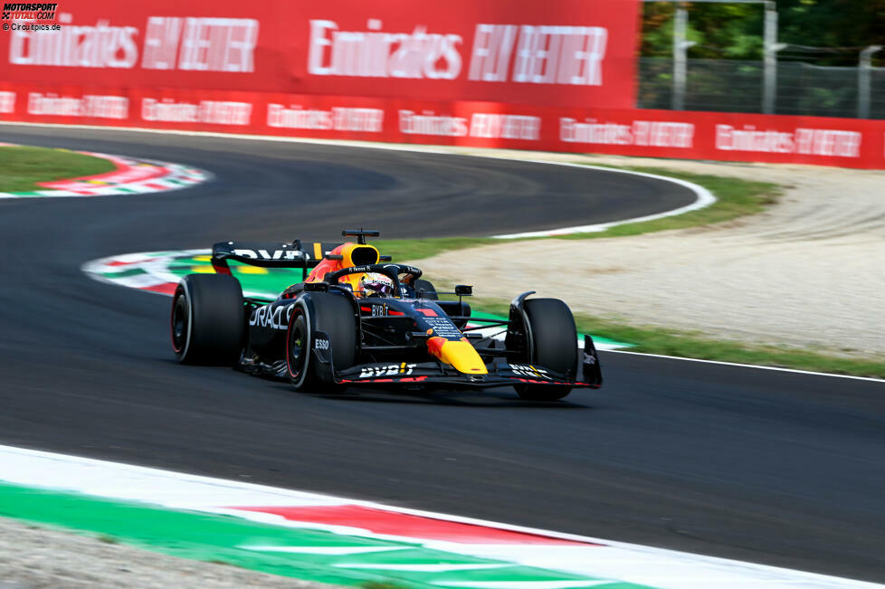 ... Max Verstappen im Red Bull RB18 mit 1:21.252 Minuten auf Soft überzeugt, mit der bislang besten Runde in Monza an diesem Wochenende. P2 geht an Charles Leclerc im Ferrari F1-75, P3 holt sich Sergio Perez im zweiten Red Bull. Wieder Probleme ...