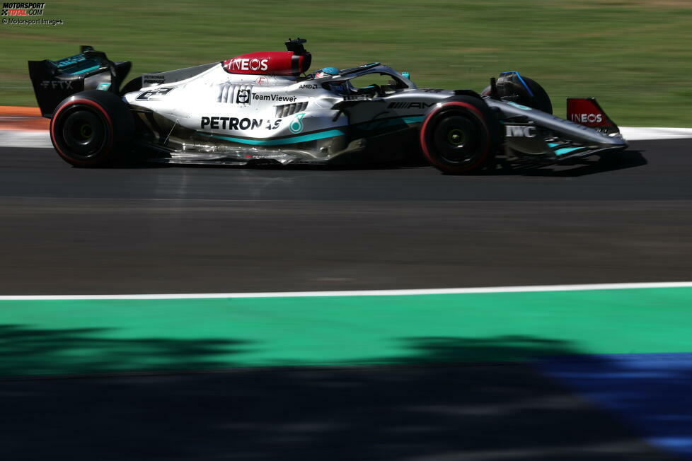 ... sieht George Russell im Mercedes W13 das Ziel als Dritter, wieder ein Podium für die Silberpfeile. Er festigt damit den vierten Platz in der WM-Gesamtwertung, doch sein Teamkollege ...