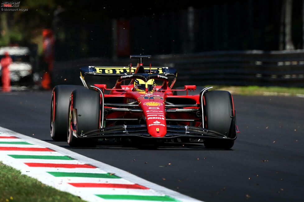 ... den größten Jubel zieht Charles Leclerc im Ferrari F1-75 auf sich, denn er wird Zweiter hinter Verstappen. Ihm applaudieren die Tifosi, Verstappen wird auf dem Podium ausgebuht - wohl auch aufgrund der Gelbphase am Schluss, weil Ferrari so keine Restart-Chance mehr bekommt. Hinter Leclerc ...