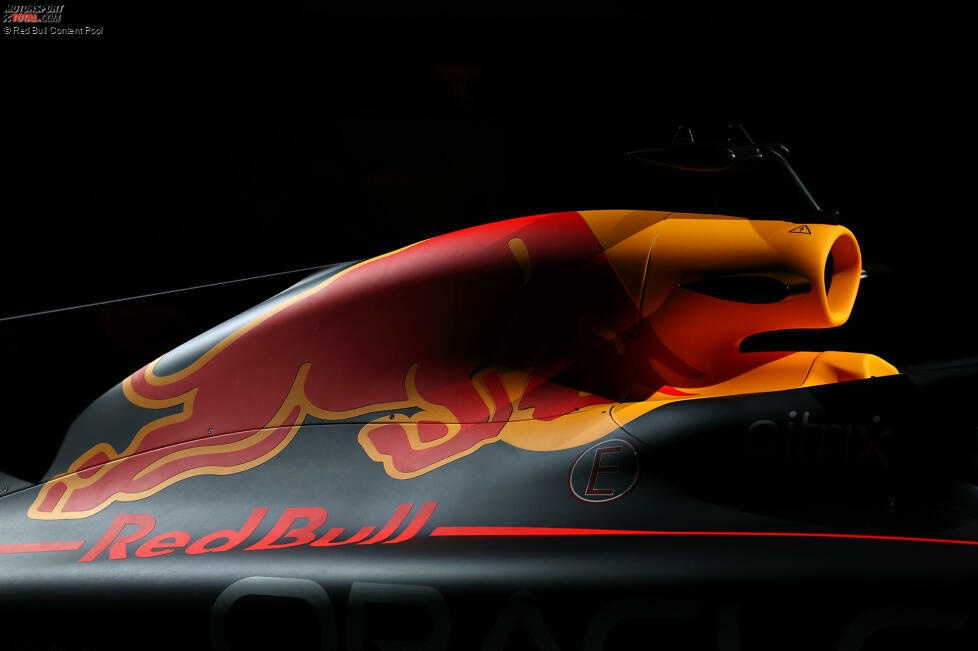 Beim Farbdesign dominiert natürlich Red Bull, was aber keine Überraschung ist. Man folgt hier der Designrichtung, die man schon seit Jahren in der Formel 1 anwendet. Groß zur Geltung ...