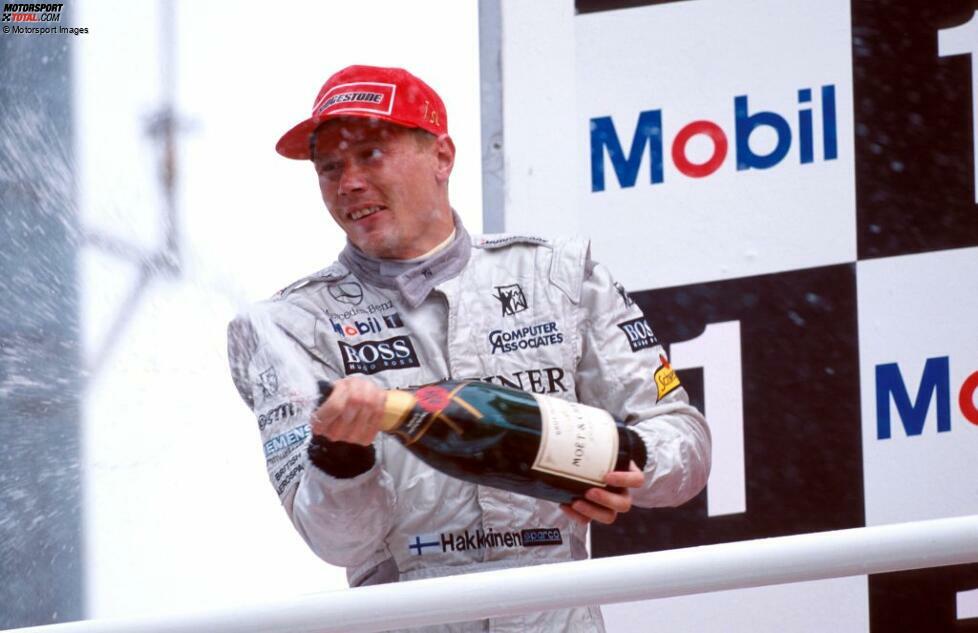 #8: Mit Mika Häkkinen schafft 1998 ein weiterer Fahrer 8 Siege aus 16 Saisonrennen. Auch er liegt damit bei einer Quote von 50 Prozent - und gewinnt seinen ersten Titel.