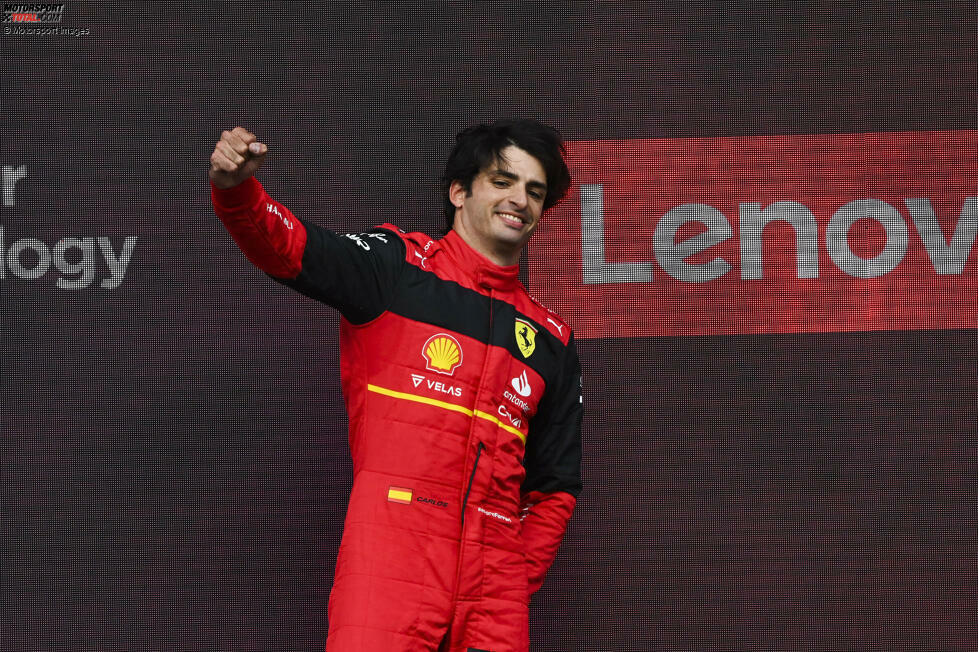 Carlos Sainz: Startplatz 1 (Großbritannien 2022) - Viel Auswahl gibt es beim Spanier nicht. Der Ferrari-Pilot hat 2022 in Silverstone seinen ersten Grand Prix gewonnen. Schon einen Tag zuvor konnte er im Regen seine erste Formel-1-Pole holen. Auch seinen zweiten Sieg 2023 in Singapur holte er von der Pole.
