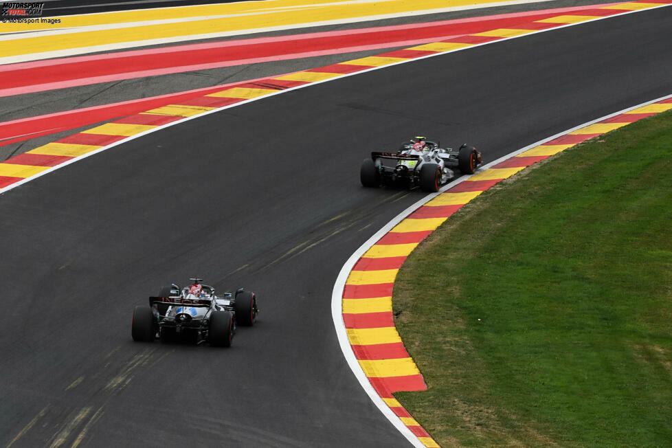 ... sehen wir am Sonntag ab 15 Uhr im Grand Prix von Belgien 2022 in Spa-Francorchamps. Das erste Rennen nach der Formel-1-Sommerpause verspricht Spannung pur mit etlichen schnellen Autos weit hinten im Feld!