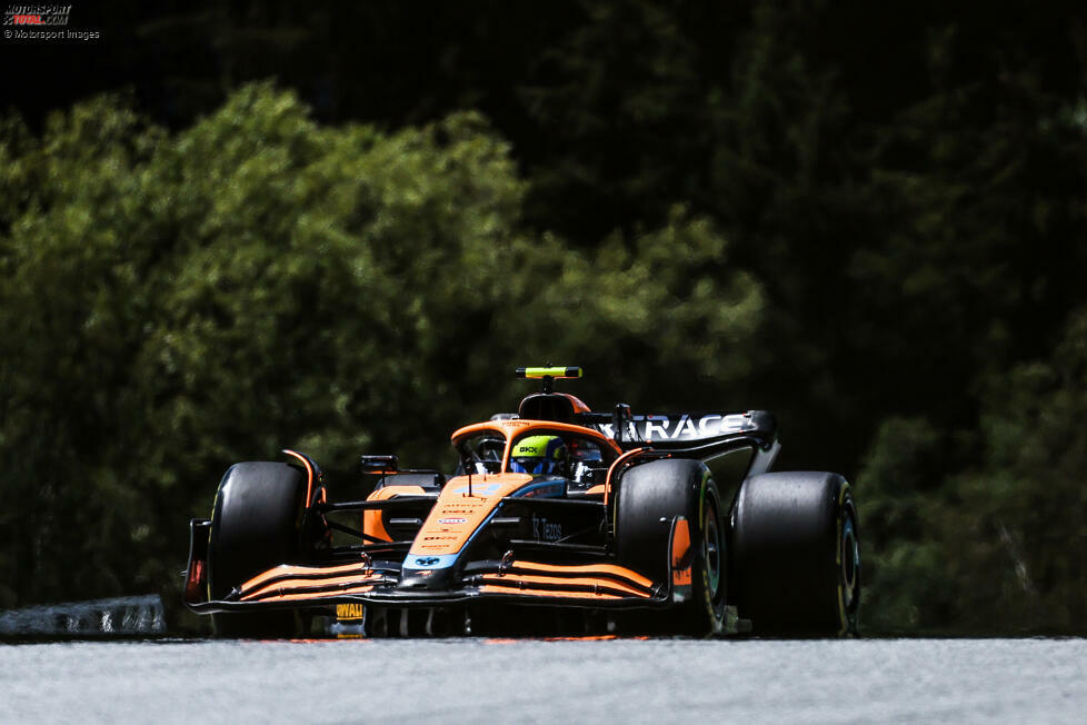 ... hat Lando Norris im McLaren MCL36: Er stellt sein Fahrzeug nach gut einer halben Stunde bei Kurve 6 ab, weil er ein Feuer vermutet. Das Training ist deshalb für ihn beendet. Bitter besonders, weil es unter dem Sprintformat nur ein Training vor dem Qualifying gibt. Und im Qualifying folgen ...