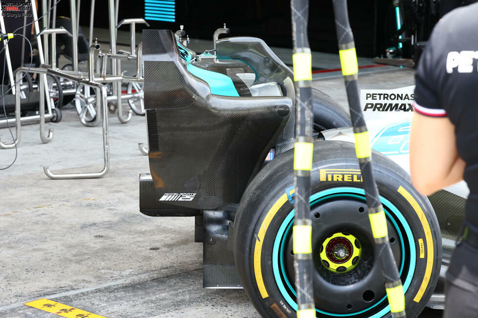 Mercedes W13: Heckflügel