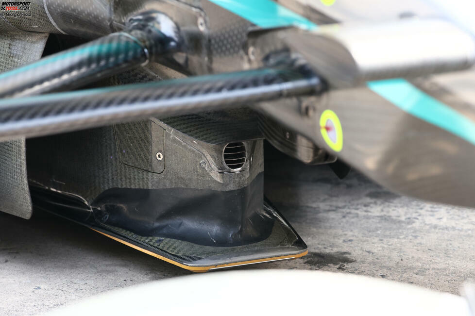 Mercedes W13: Unterboden-Vorderkante