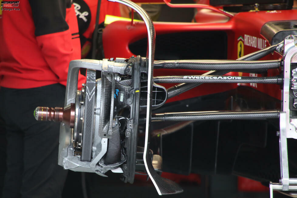 Ferrari F1-75: Vorderrad-Bremse