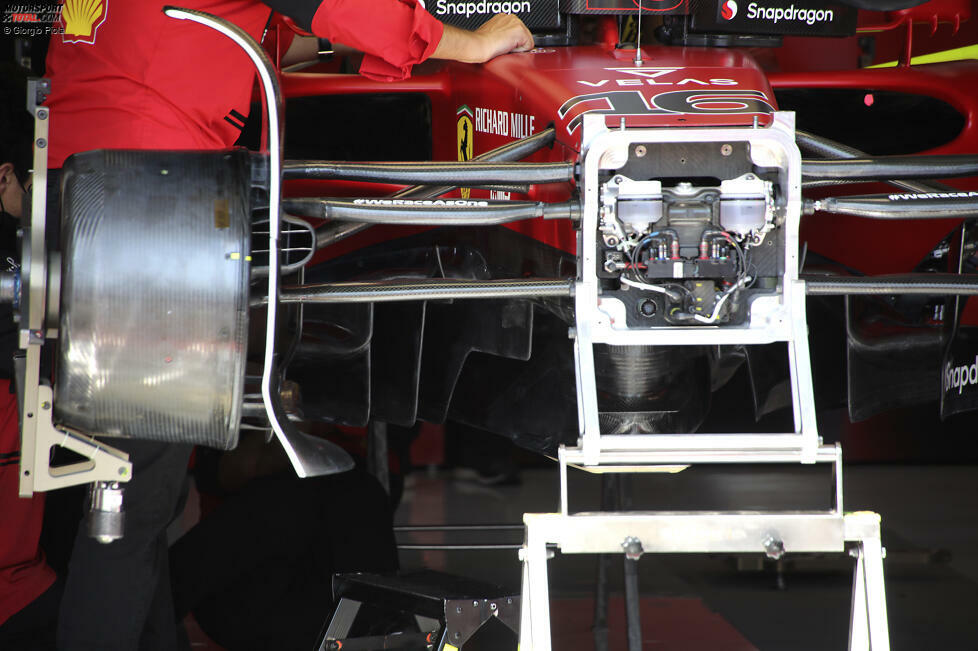 Ferrari F1-75: Vorderrad-Aufhängung