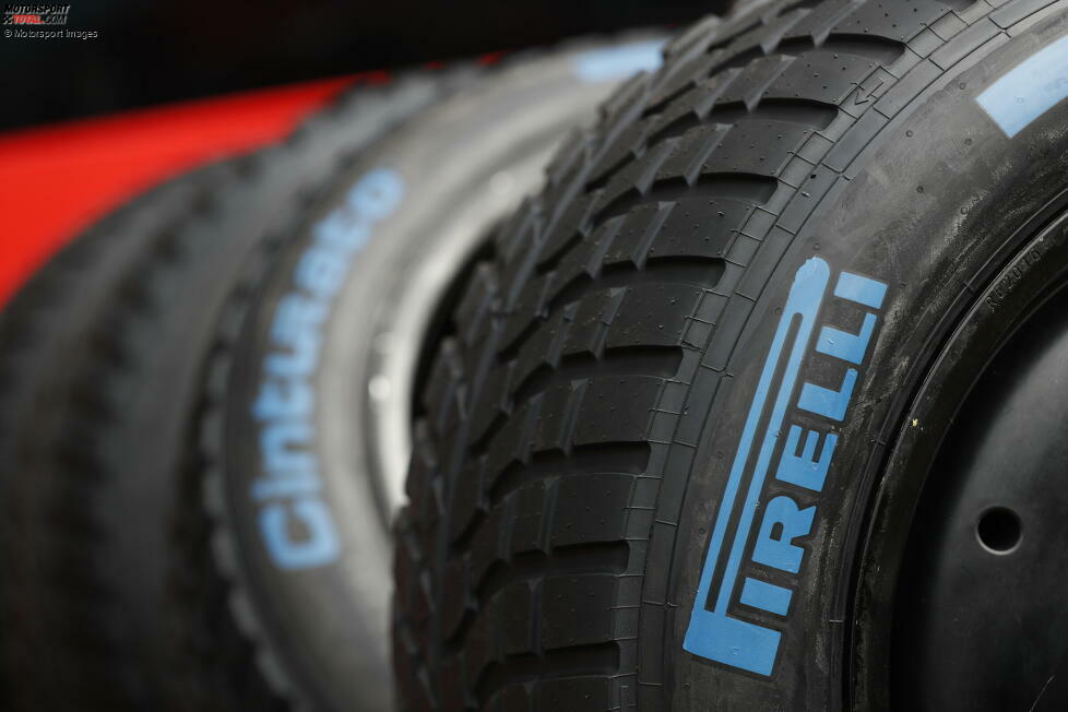 Pirelli-Regenreifen