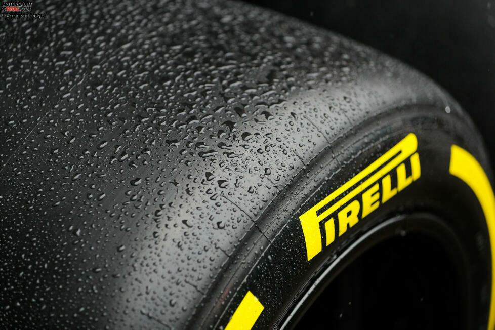 Pirelli-Trockenreifen 