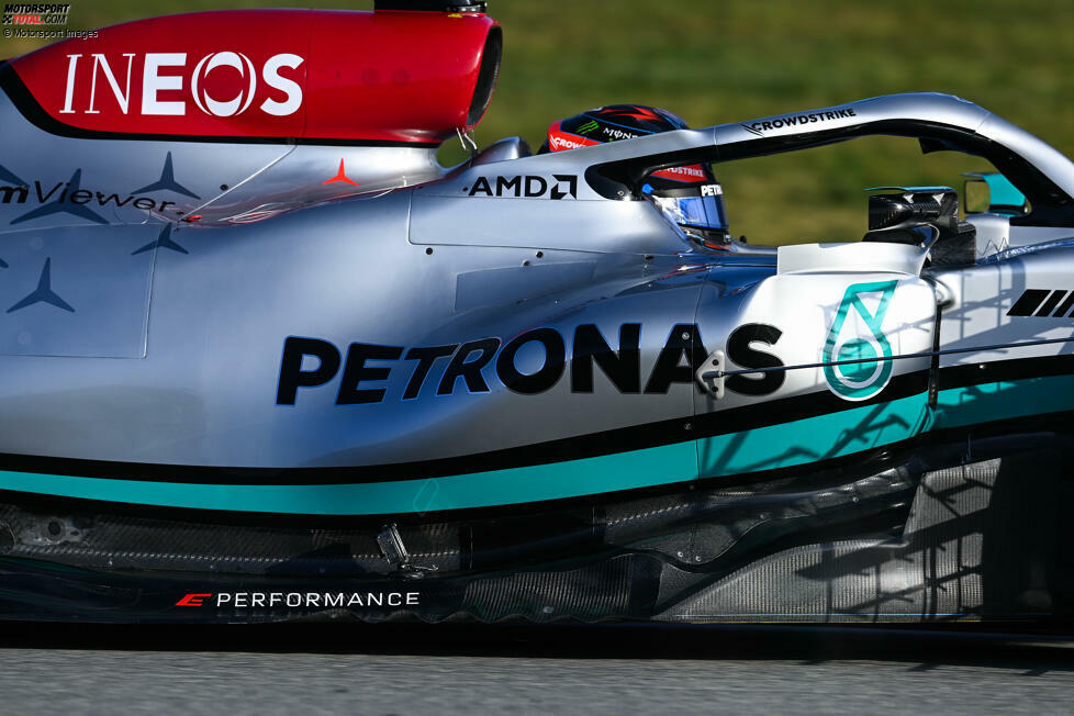 Mercedes W13: Seitenkasten und Unterboden