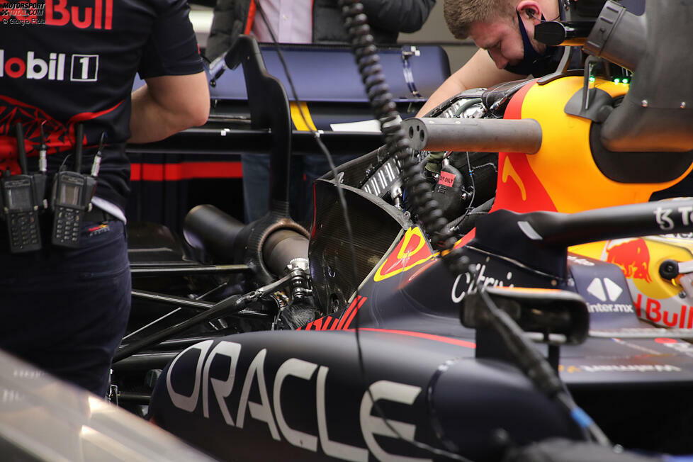 Red Bull RB18: Antriebsinstallation