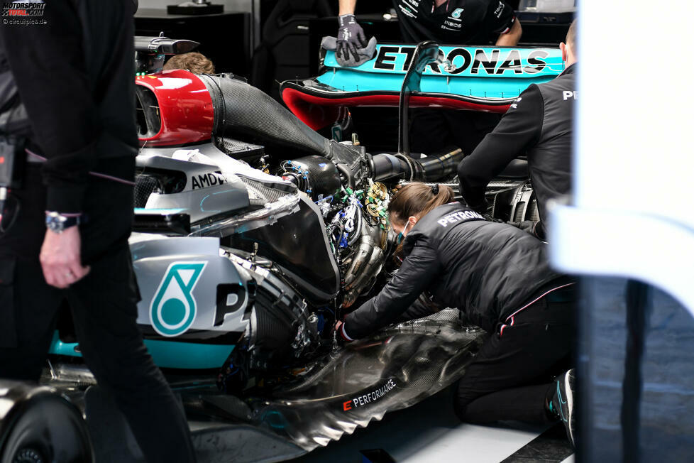 Mercedes W13: Antriebsinstallation