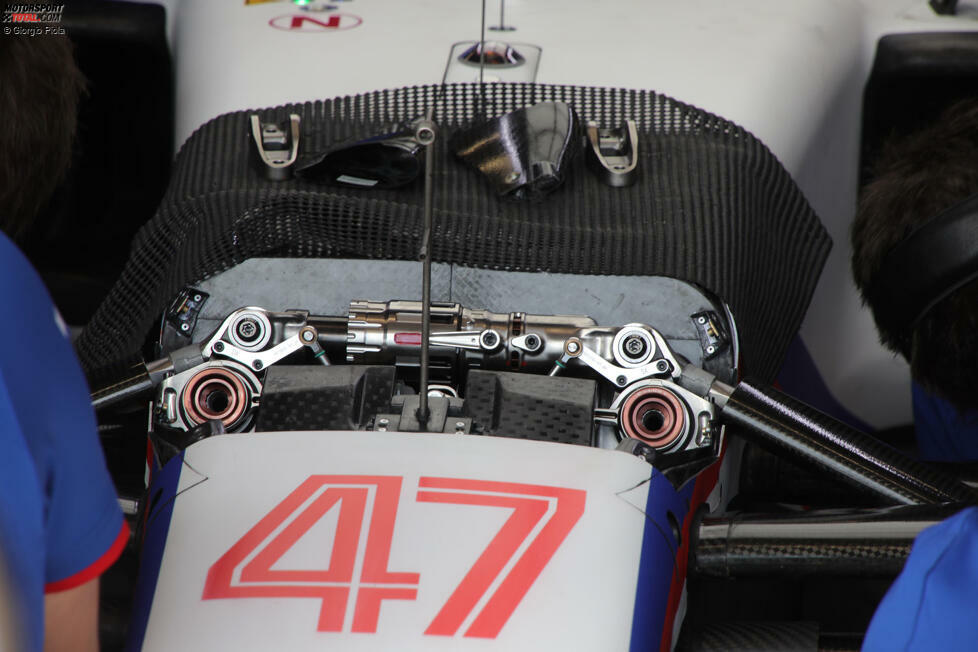 Haas VF-22: Federung