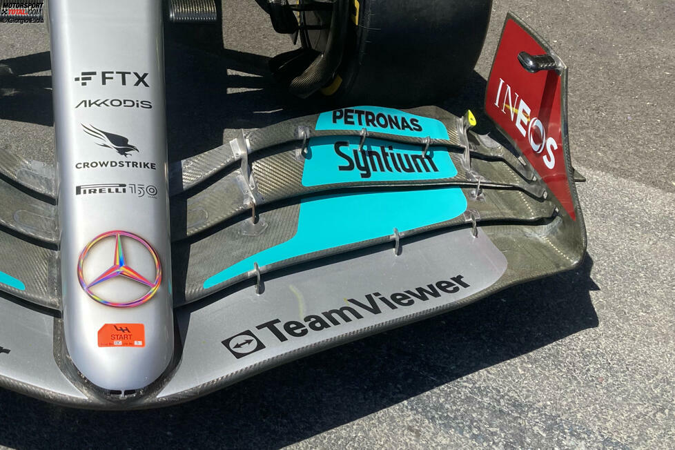 Um das Auto von vorne nach hinten auszubalancieren, hatte Mercedes angesichts der Rückkehr zu einem Low-Downforce-Set-up für den Stadtkurs von Baku die Hinterkante des oberen Flaps des Frontflügels beschnitten.