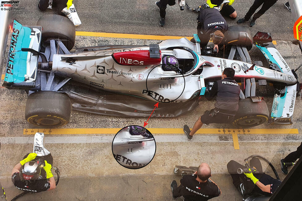 Ein Blick von oben über die ursprüngliche Sidepod-Spezifikation des W13, komplett mit den austauschbaren Kühlplatten neben dem Cockpit.