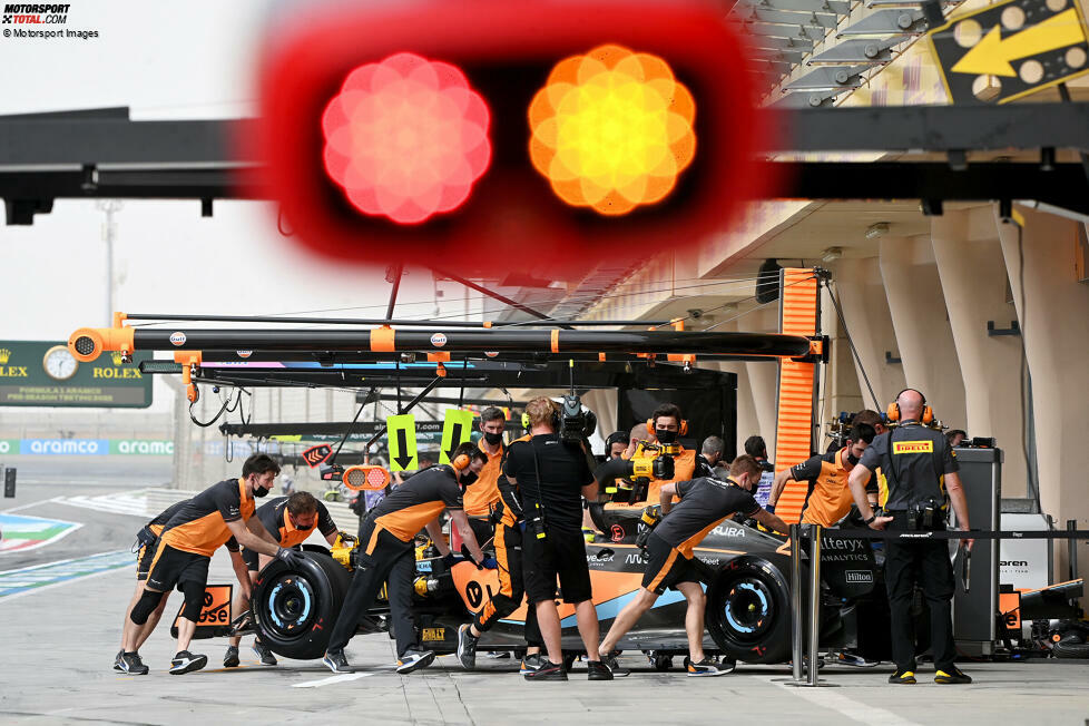 McLaren-Fahrer Lando Norris springt erneut ein für Daniel Ricciardo, der sich immer noch unwohl fühlt. Und wieder hat McLaren Bremsprobleme mit dem MCL36, Norris steht häufig an der Box.
