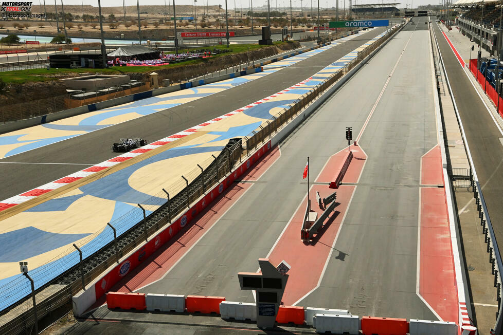 Die Formel-1-Wintertests 2022 in Sachir in Bahrain laufen! Und hier stellen wir die wichtigsten Informationen zum ersten Testtag zusammen: Bestzeiten, technische Probleme und was sonst noch aufgefallen ist!