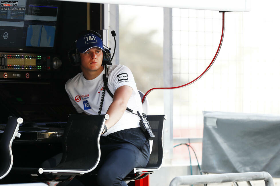 ... hat den Testtag von der Seitenlinie aus verfolgt. Er kommt erst im weiteren Verlauf der Probefahrten zum Einsatz bei Haas. Sein Team ...