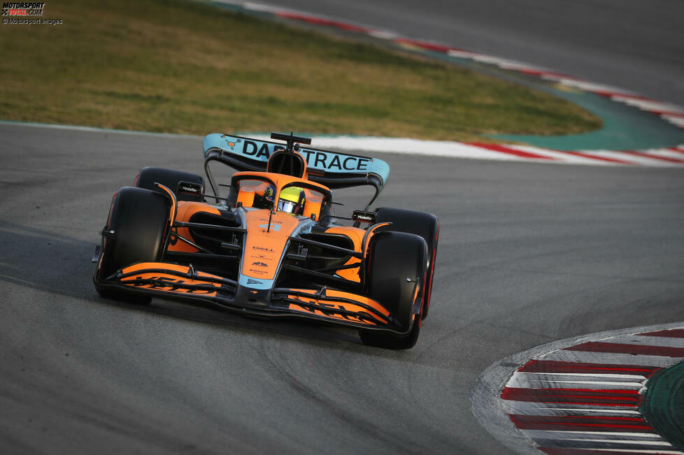 Am Nachmittag übernimmt Lando Norris (McLaren) die Spitze mit 1:19.568 Minuten auf weicheren C4-Reifen. Er bleibt als Einziger unter 80 Sekunden - und vor Charles Leclerc (Ferrari) und Carlos Sainz (Ferrari).