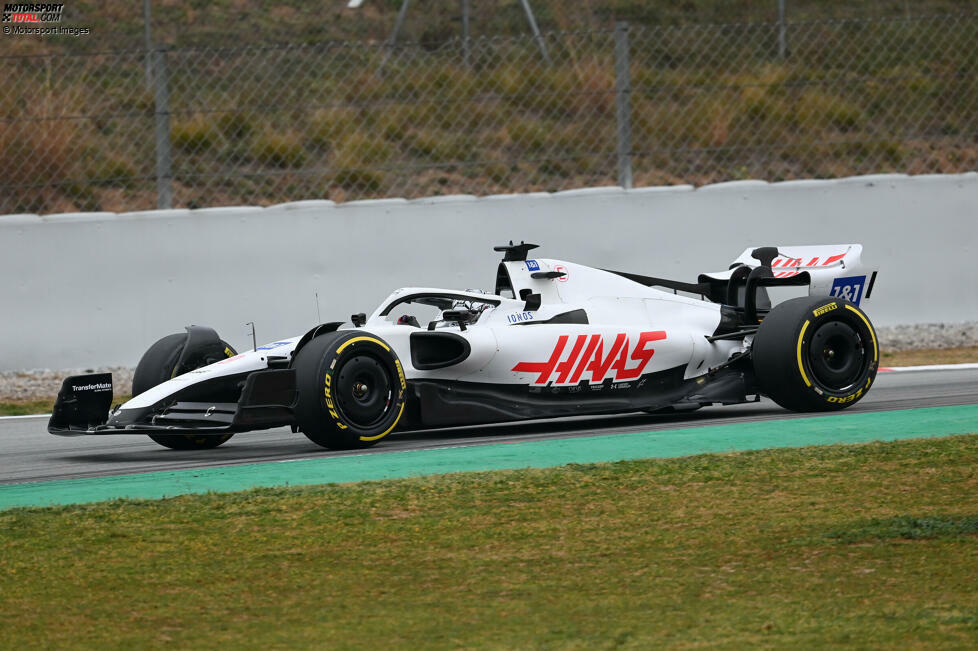 Haas schafft mit Nikita Masepin am Steuer nur neun Runden, ehe ein Defekt den VF-22 lahmlegt. Zunächst geht das Team davon aus, am Nachmittag wieder mit Mick Schumacher fahren zu können. Später muss man einräumen: Der Test ist vorzeitig beendet für das US-Team, Schumacher kommt nicht mehr zum Einsatz.