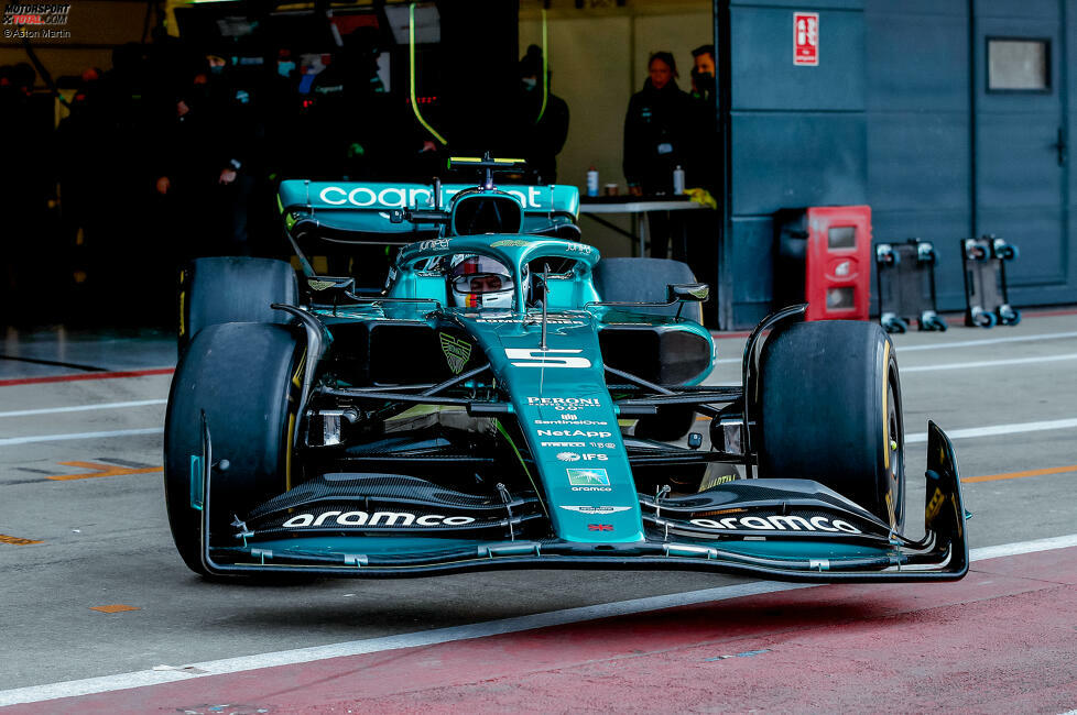 ... die Boxengasse für erste Proberunden in Silverstone verlassen. Doch auch im Fall Sebastian Vettel ...