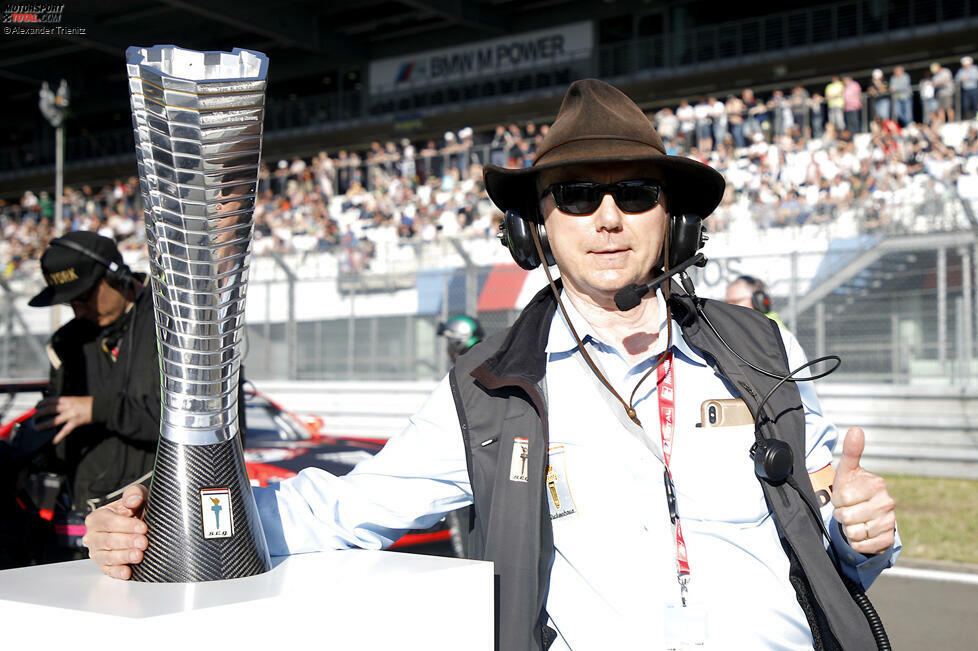 Auto-Enthusiast James Glickenhaus bereichert das 24h-Rennen Nürburgring seit Jahren nicht nur mit eigens kreierten Autos, sondern stiftete 2016 auch einen nach ihm benannten Pokal, der jährlich an den schnellsten Fahrer im Top-Qualifying vergeben wird. Unsere Fotostrecke zeigt alle Sieger der James-Glickenhaus-Trophy.