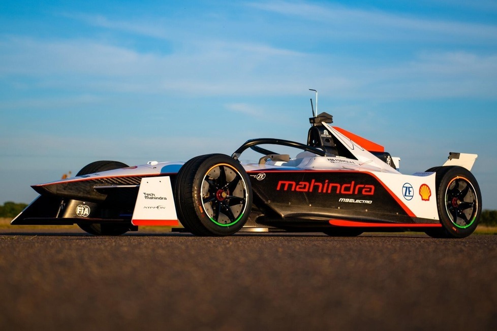 Oliver Rowland bescherte dem Gen3-Auto von Mahindra den ersten Rollout - Der bis zu 476 PS starke Bolide wird sein öffentliches Debüt in Goowood geben