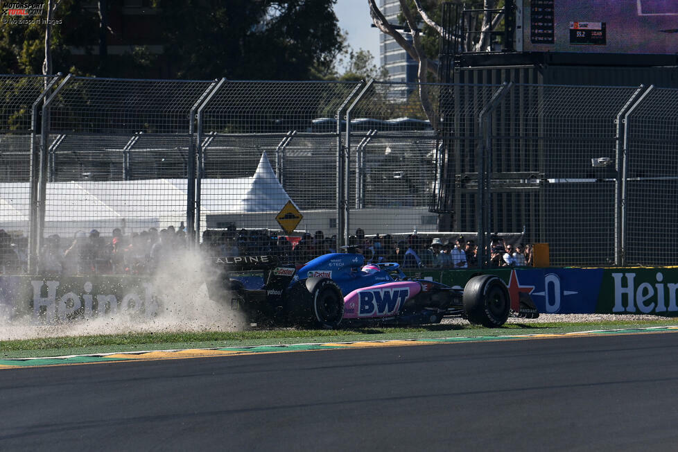 Fernando Alonso (3): Beim Teamkollegen gehen die Meinungen in der Redaktion stark auseinander. Einige hätten ihm für seine reine Pace in Melbourne zum Beispiel eine 2 gegeben, andere eine 4, weil er trotzdem nicht gepunktet und am Ende entnervt die Reifen zerstört hat. Demokratisch gibt's letztendlich eine 3.