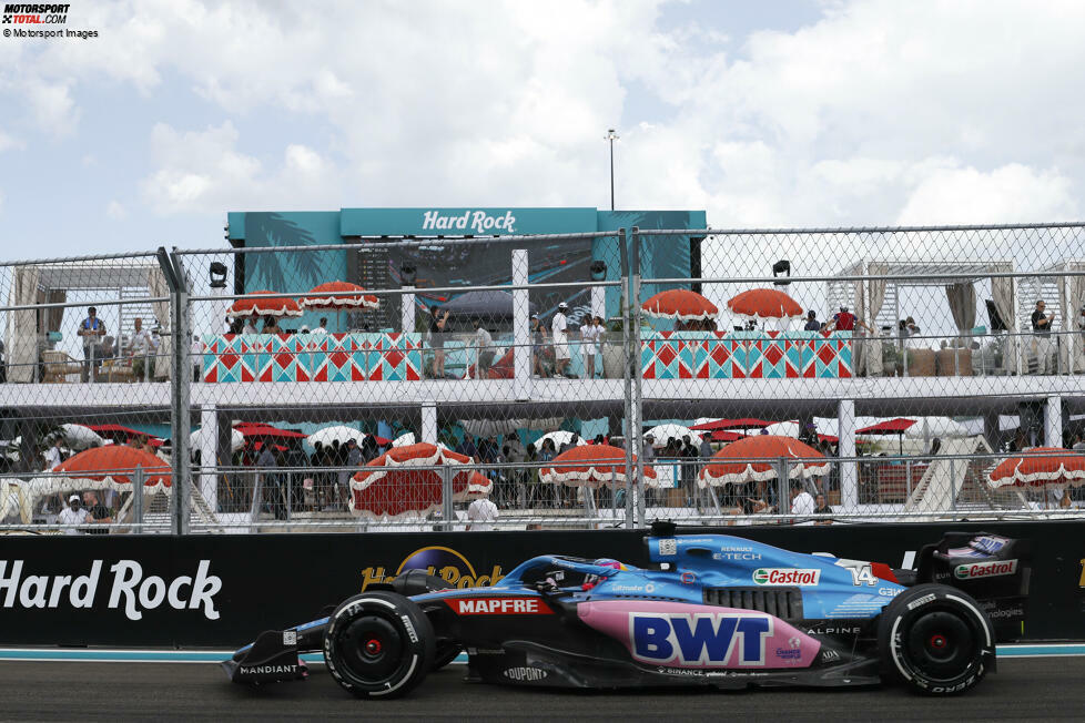 Fernando Alonso (4): Das Glück war auch in Miami nicht auf seiner Seite. Aber: Die beiden Fünf-Sekunden-Strafen im Rennen gehen komplett auf seine eigene Kappe. Gibt er nach seinem Crash mit Gasly übrigens auch selbst zu. Hat sich so selber aus den Punkten befördert. Das spiegelt sich entsprechend in der Note wider.