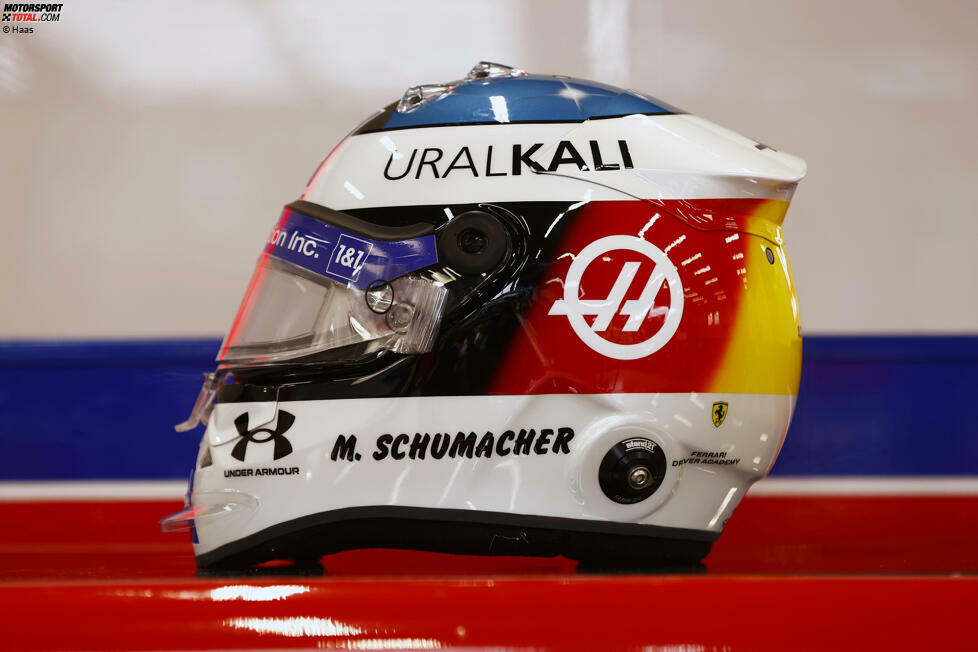 ... von der Sondervariante, die Mick Schumacher 2021 zeitweise als Hommage an seinen Vater Michael Schumacher genutzt hat. Mit viel Weiß ...