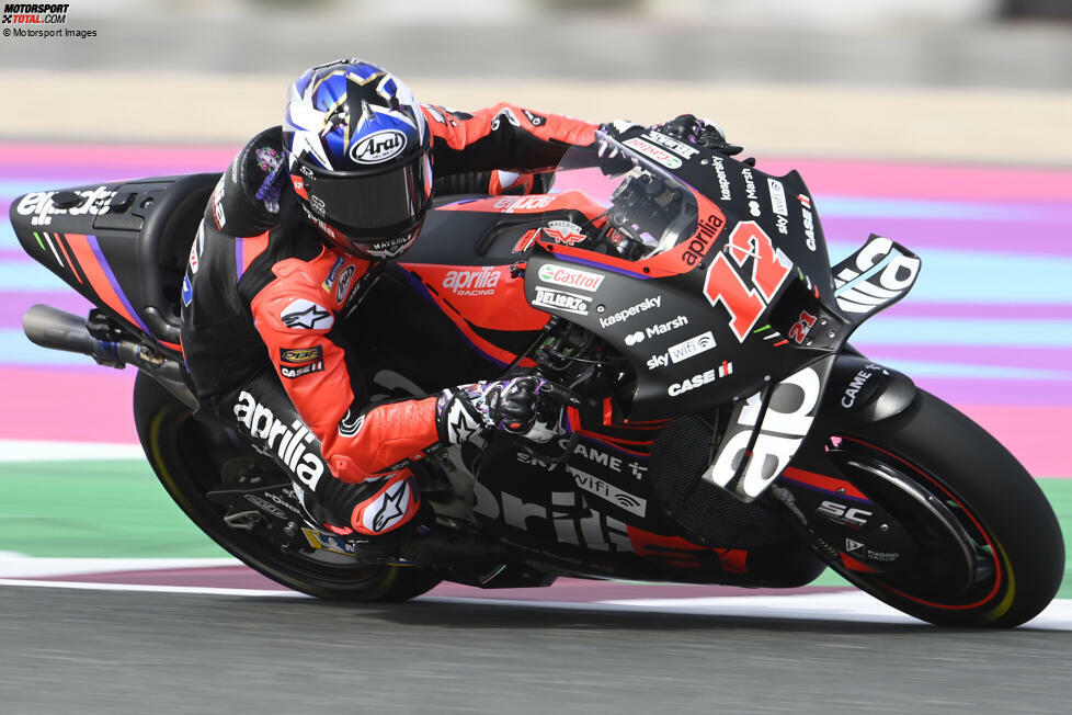 #12 - Maverick Vinales (Aprilia): Vinales fuhr zunächst mit der #25, in der Moto2-Klasse aus Sponsorgründen mit der #40, bevor er für sein MotoGP-Debüt mit Suzuki zur #25 zurückkehrte. Nach zwei Jahren, inzwischen bei Yamaha, wechselte er auf die #12. Warum? Mit dieser Nummer hatte er als Kind einst Marc Marquez besiegt.