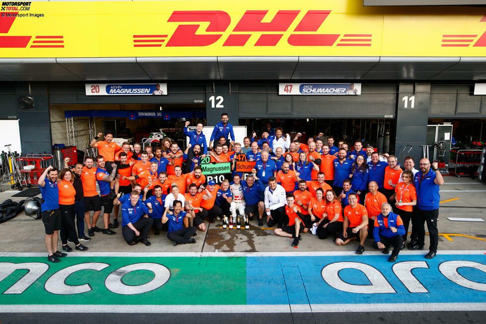 Mick Schumacher (2): Der Bann ist endlich gebrochen! Für P19 im Qualifying konnte er nichts, da hatte das Team geschlampt. Am Sonntag dann eine fehlerfreie Leistung und verdientermaßen die ersten Punkte geholt. Darüber, dass er die ohne die zahlreichen Ausfälle wohl nicht geholt hätte, sehen wir da mal hinweg ...