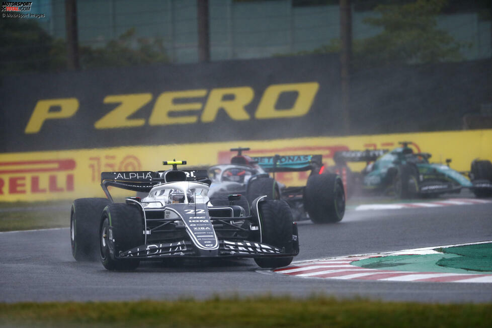 Yuki Tsunoda (3): Ein unauffälliges Heimrennen. Im Qualifying schaffte er es immerhin in Q2, mit Bremsproblemen wurde es aber lediglich P13. Im Rennen dann keine großen Fehler gemacht und auf der Position angekommen, von der er auch gestartet war. Eine solide Leistung, aber mehr auch nicht.