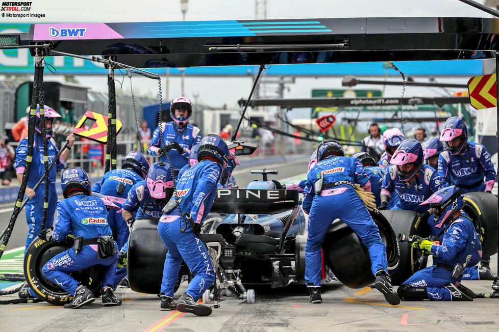 Fernando Alonso (3): Eines der schlechteren Wochenenden des Spaniers. Ob er womöglich schon wusste, dass er das Team am Ende des Jahres verlassen würde? Im Qualifying jedenfalls hinter dem Teamkollegen, im Rennen eine Position vor Ocon auf P8. Für eine 2 war das dieses Mal etwas zu wenig.